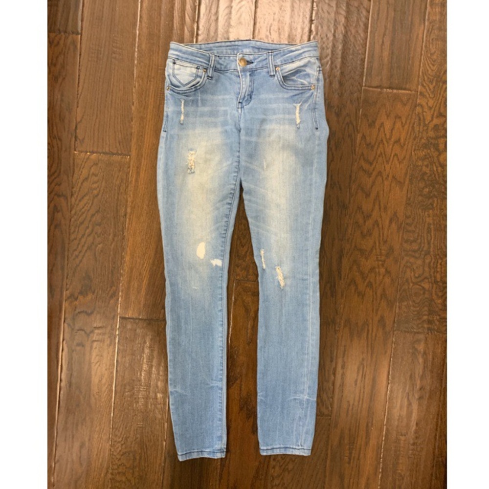 Life in progress distressed jeans